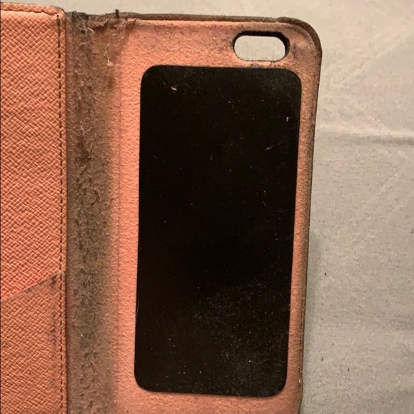 Authentic Louis Vuitton phone case - Picture 7 of 8